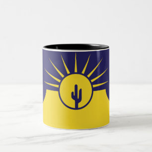Stadtflagge von Mesa Zweifarbige Tasse