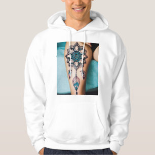 "Städtischer Komfort: Stilvolle Herrenhöfe für ET- Hoodie