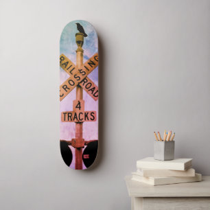 Städtischer, rustikaler, gedämpfter Krähenzug-Skat Skateboard