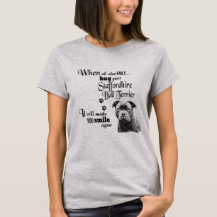 Staffordshire Bull Terrier niedlicher Hundestand T-Shirt