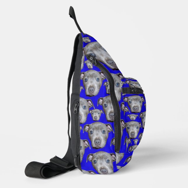 Staffy Bull Terrier Puppy Pattern, Crossbody Bag (Linke Seite)