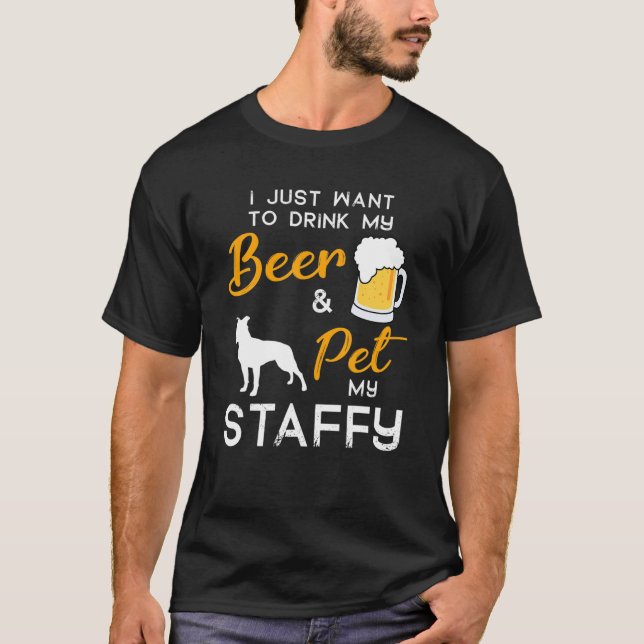 Staffy Dog Beer Lover Eigentümer Weihnachten Gebur T-Shirt (Vorderseite)