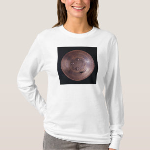 Stahlschild mit verwickelter Golddekoration T-Shirt