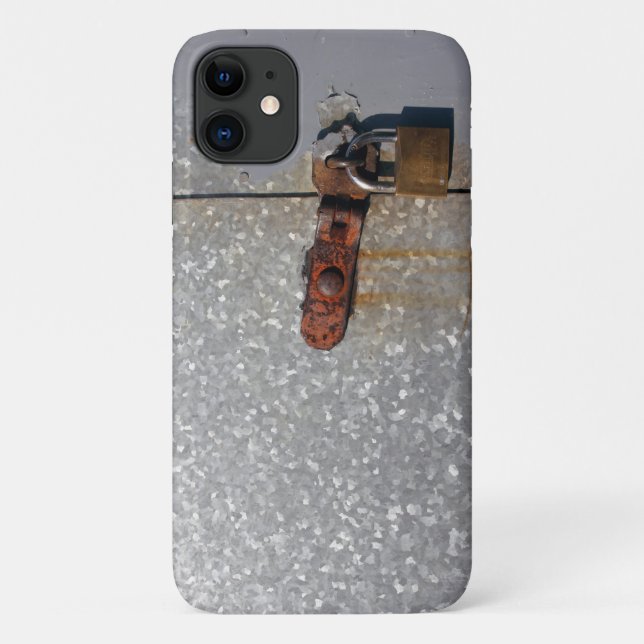 Stahltüren mit rostigem Schloss verschlossen Case-Mate iPhone Hülle (Rückseite)