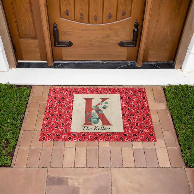 Stall Wood & Bandana Letter K Personalisiert Fußmatte (Außenbereich)