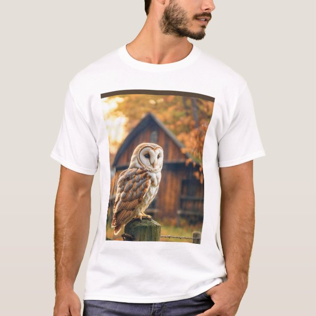 Stallhuhn auf einem Zaunpfosten bei Sonnenuntergan T-Shirt (Vorderseite)