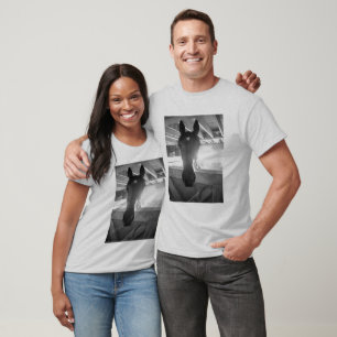 Stallpferd.Schwarzweiß-Fotografie T-Shirt