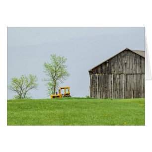 Stallszene mit Traktor