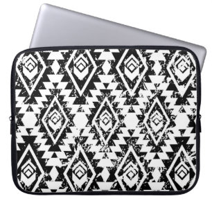 Stamm Navajo: Schwarz-weiß geometrisch. Laptopschutzhülle