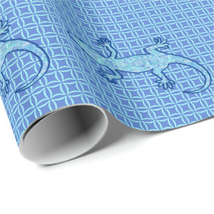 Stammes- Batik Gecko - weiches Denimblau Geschenkpapier