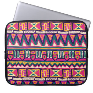Stammeszeichnungen: handgezeichnet Aztec-Muster. Laptopschutzhülle