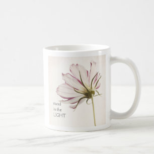 Stand in der hellen Tasse