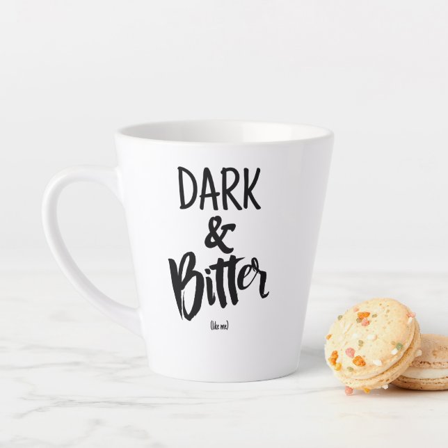 Standard Latte Mug - Dark & Bitter (En situation)