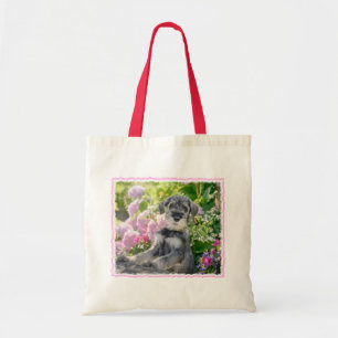 Standard Schnauzer Welpe im blühenden Garten - Tragetasche