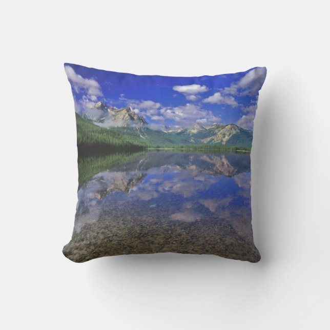 Stanley Lake im Sawzahngebirge von Idaho Kissen (Vorderseite)