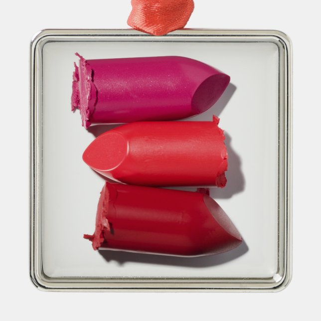 Stapel defekter Lippenstift Silbernes Ornament (Vorne)