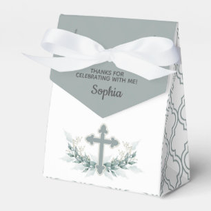 Stapelkreuz auf dem Gastgeschenk Quatrefolie Geschenkschachtel