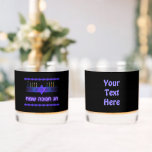 Star Bar Menorah Whiskyglas<br><div class="desc">Ein lila und blaues Fraktal-Bild, mit einem Magen David (Stern von David), in der Mitte, als Chanukkah menorah. Das Motiv wird als obere und untere Grenze wiederholt. Die Kerzen wurden angezündet. "Chag Chanukkah Sameach" (Happy Chanukkah) erscheint in leuchtendem Text. Alles auf einem Hintergrund mit Sternen. Passen Sie Ihren eigenen Text...</div>