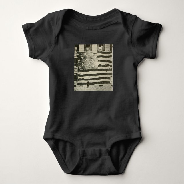 Star Spangled Banner: American Flag on Display Baby Strampler (Vorderseite)