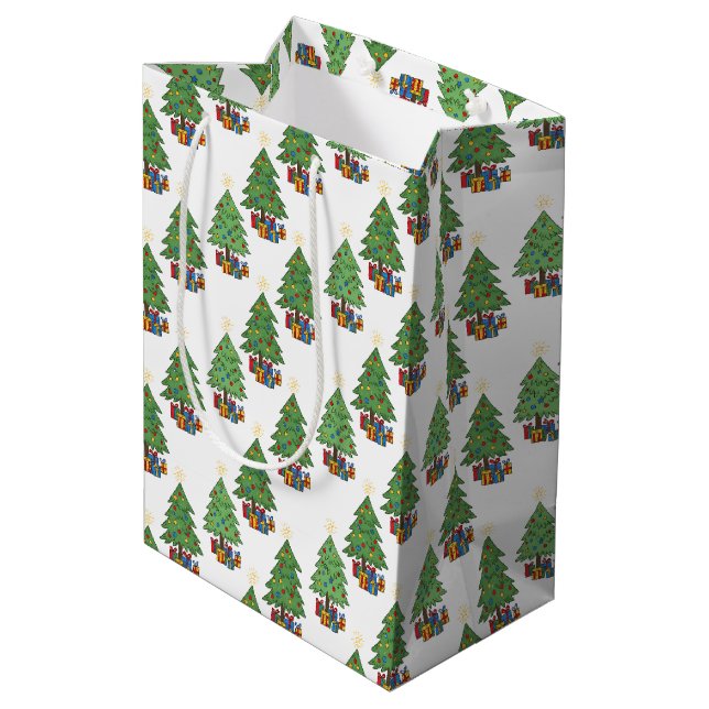Star-topped Christmas Trees and Gifts Pattern Mittlere Geschenktüte (Rückseite Schrägansicht)