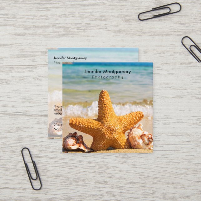 Starfish and Seashells am Strand Quadratische Visitenkarte (Vorderseite/Rückseite Beispiel)