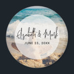 Starfish auf einer Hochzeit mit Sandy Beach Magnet<br><div class="desc">Ein Magnet mit einem landschaftlichen Foto. Ein großes Set aus Seestern direkt am Sandstrand. Ein schönes blaues Meer mit weißen Wellen im Hintergrund.</div>