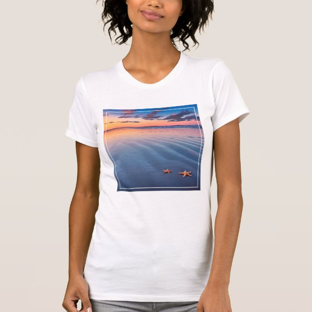 Starfish auf Sand T-Shirt (Vorderseite)
