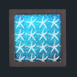 Starfish Patterns Beach Coastal Glittery Blue Cool Kiste<br><div class="desc">Entworfen mit Sternenmustern im glitzernblauen Hintergrund!</div>