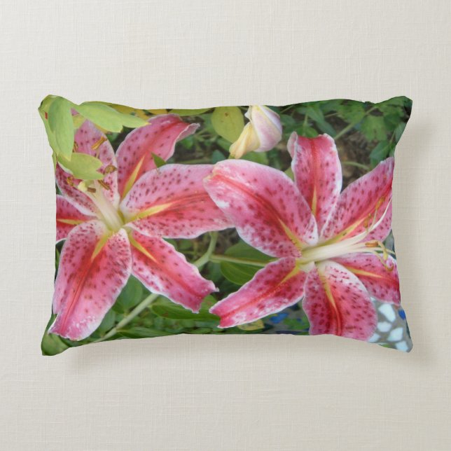 Stargazer Lilies Garden Zierkissen (Vorderseite)