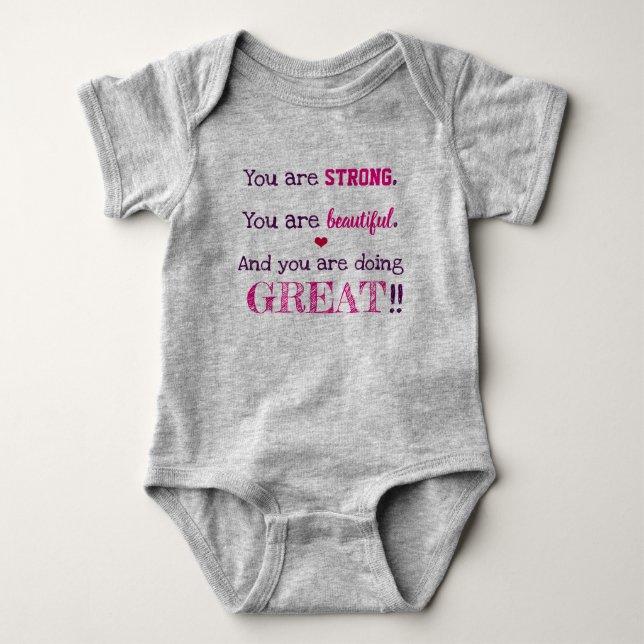 Stark, schön, GROSS Baby Strampler (Vorderseite)