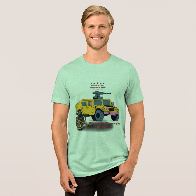 Stärke durch grünes Opfer Tri-Blend Shirt (Vorderseite voll)