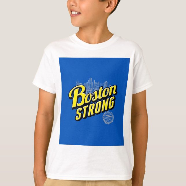 Starke Erinnerungen an die Stadt Boston an Blue T-Shirt (Vorderseite)