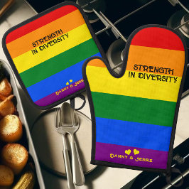 Stärke im Diversity. LGBT-Regenbogenflagge Ofenhandschuh & Topflappen-Set