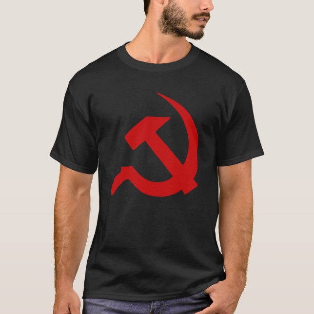 Starker dunkelroter Hammer u. Sichel auf schwarzem T-Shirt (Vorderseite)