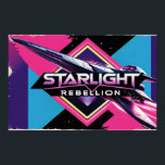 Starlight Rebellion Retro Pop Culture Poster 80er-<br><div class="desc">Starlight Rebellion Retro Pop Culture Poster 80er-Filmplakat für einen fiktionalen Science-Fiction-Film mit Neongradienten, geometrischen Formen und einem leuchtenden Raumschiff. Kühner Titel: Starlight Rebellion. Umfasst Imitate-gerüstete Kanten für Vintage Attraktivität." Bei MotherEagle Inspiriere, vermischen wir den Soul rührenden Power der Poesie mit wunderschön gearbeiteten Alltagsgegenständen, um Geschenke zu schaffen, die Ihren Raum...</div>