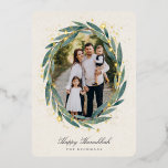 Starry Laurel | Hanukkah-Foto Folien Feiertagskarte<br><div class="desc">Senden Sie Hanukkah Grüße an Freunde und Familie in schicken Stil mit unseren eleganten Fotokarten. Ihr Lieblings-Vertikal- oder Portraitbild wird von einem ovalen Lorbeerkranz mit grünen Aquarellfarben-Eukalyptus-Blätter auf einem warmen Elfenbeinhintergrund gerahmt,  der mit goldenen Folienstars besticht. Personalisieren Sie mit Ihren individuellen Urlaubsgrüßen und Namen unten.</div>