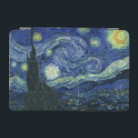 Starry Night Vincent van Gogh Kunstmalerei iPad Mini Hülle<br><div class="desc">Vincent van Gogh (Niederländisch, 1853 - 1890) Starry Night, 1889, Oil on Leinwand Ungerahmt: 73 × 92 cm (28, 7 × 36, 2 in) Dieses Bild zeigt den Blick von der Ostseite des Van Gogh-Asylzimmers in Saint-Rémy-de-Provence ce, er fügte ein idealisiertes Dorf hinzu. Seit 1941 ist es in der ständigen...</div>