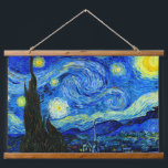 Starry Night von Van Gogh Fine Art Poster Print Wandteppich Mit Holzrahmen<br><div class="desc">Vincent van Gogh - Starry Night gemalt in St Remy,  Frankreich im Jahr 1889 Fine Art Print. Dieses Bild wurde digital verbessert,  um die originalen fetten,  hellen Farben wieder herzustellen - ein perfektes Geschenk für jeden Kunstliebhaber!</div>