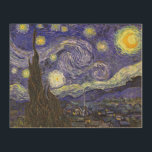 Starry Night von Vincent van Gogh Holzwanddeko<br><div class="desc">Starry Night by Vincent van Gogh ist ein Vintages, kunstvolles Post-Impressionismus Landschaft Stadtbild mit Blick auf Saint Remy, Frankreich aus van Gogh Asyl. Der Nachthimmel wirbelt mit Wolken und leuchtendem Halbmond und strahlenden Sternen über dem malerischen Dorf. Starry Night ist wahrscheinlich van Goghs berühmteste Gemälde und wurde während des Tages...</div>
