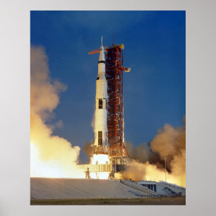 Start der Rakete für die erste Mondmission aus der Poster