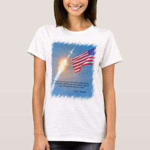 Start von Apollo 11 mit amerikanischer Flagge T-Shirt