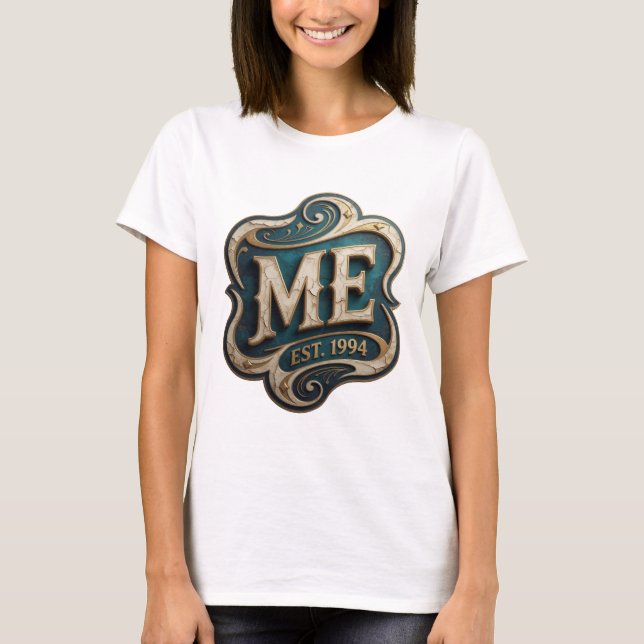 Statement Gold ME EST 1994 Textdesign T-Shirt (Vorderseite)