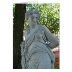Statue de la dame dans le parc à Washington, Iowa