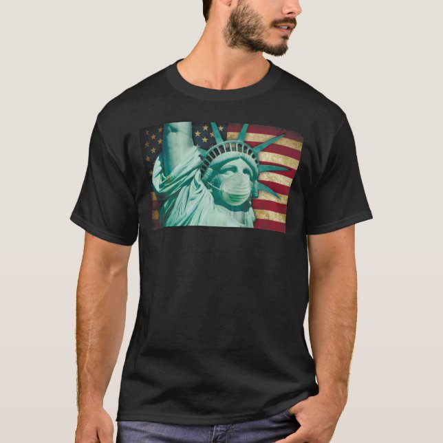 Statue der Freiheitsamerikanischen Flagge T-Shirt (Vorderseite)