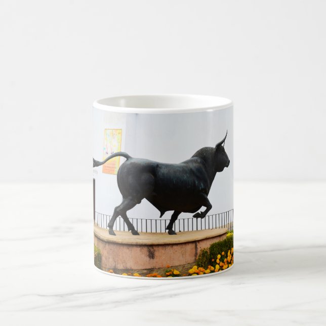Statue eines Stiers Kaffeetasse (Mittel)