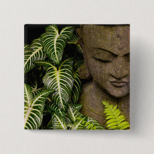 Statue in Garten-Standortinformationen: Chiang MA Button