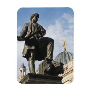Statue mit Glasdom auf dem Kunstverein-Gebäude Magnet