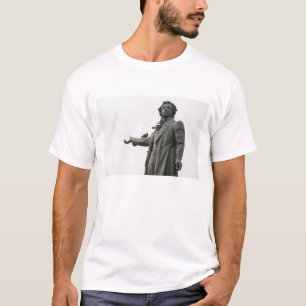 Statue von Alexander Puschkin, Sankt Petersburg T-Shirt