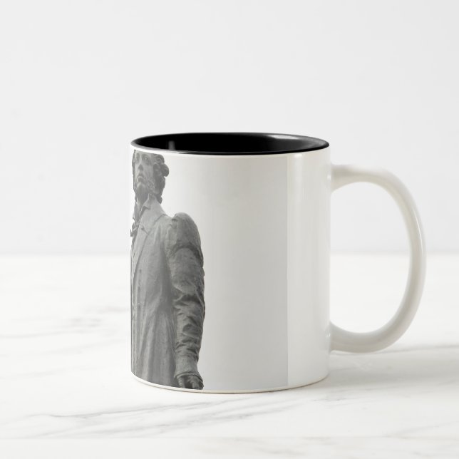 Statue von Alexander Pushkin, Sankt Petersburg Zweifarbige Tasse (Rechts)