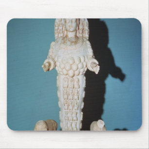 Statue von Artemis mit Jagd-Hunden, c.AD 135-75 Mousepad